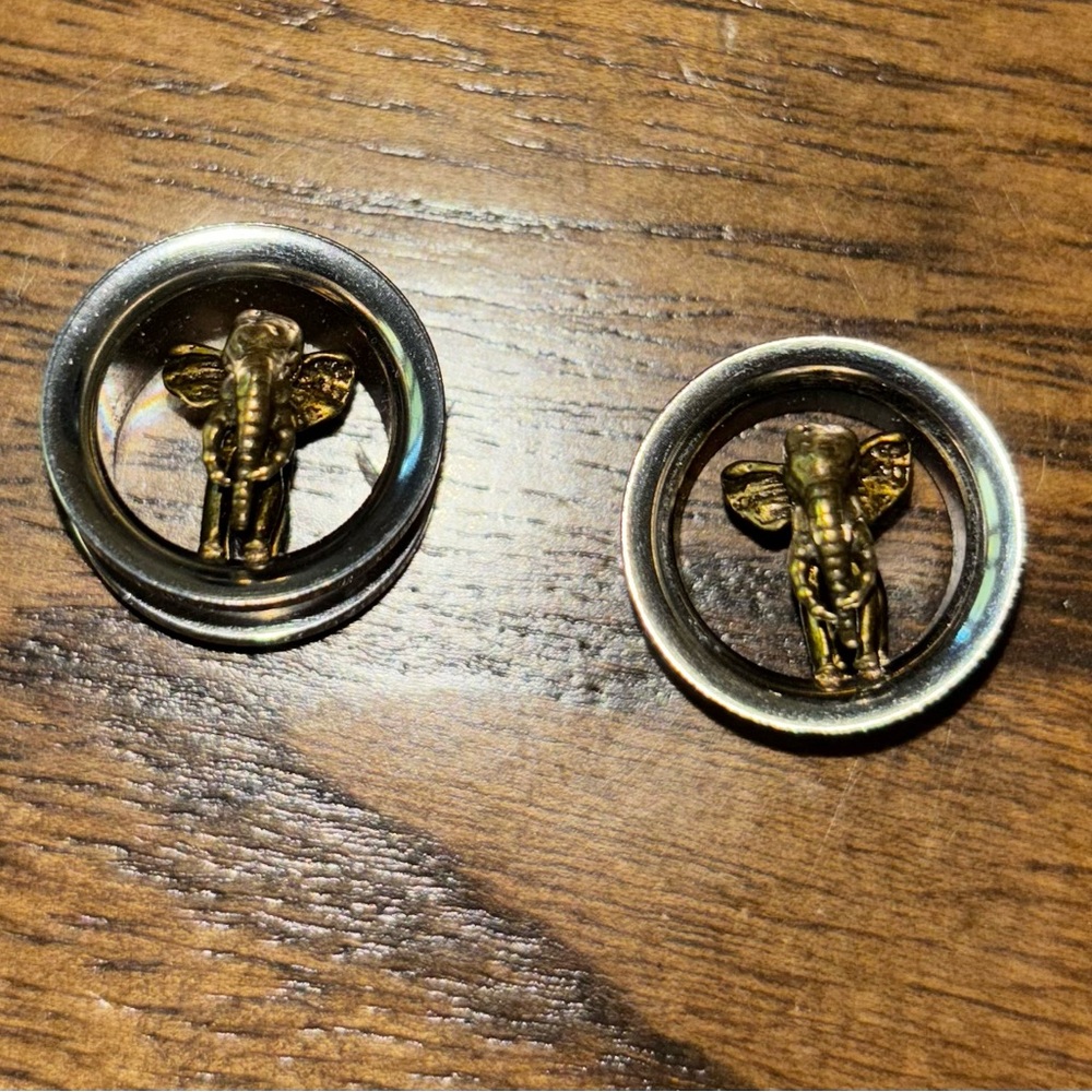 Brass Elephant tunnels 5/8”